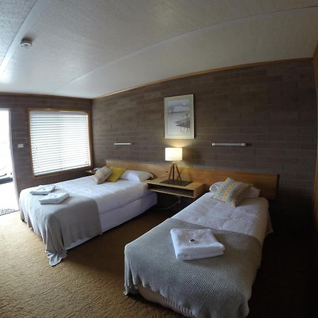 Simpson Hotel Motel Dış mekan fotoğraf
