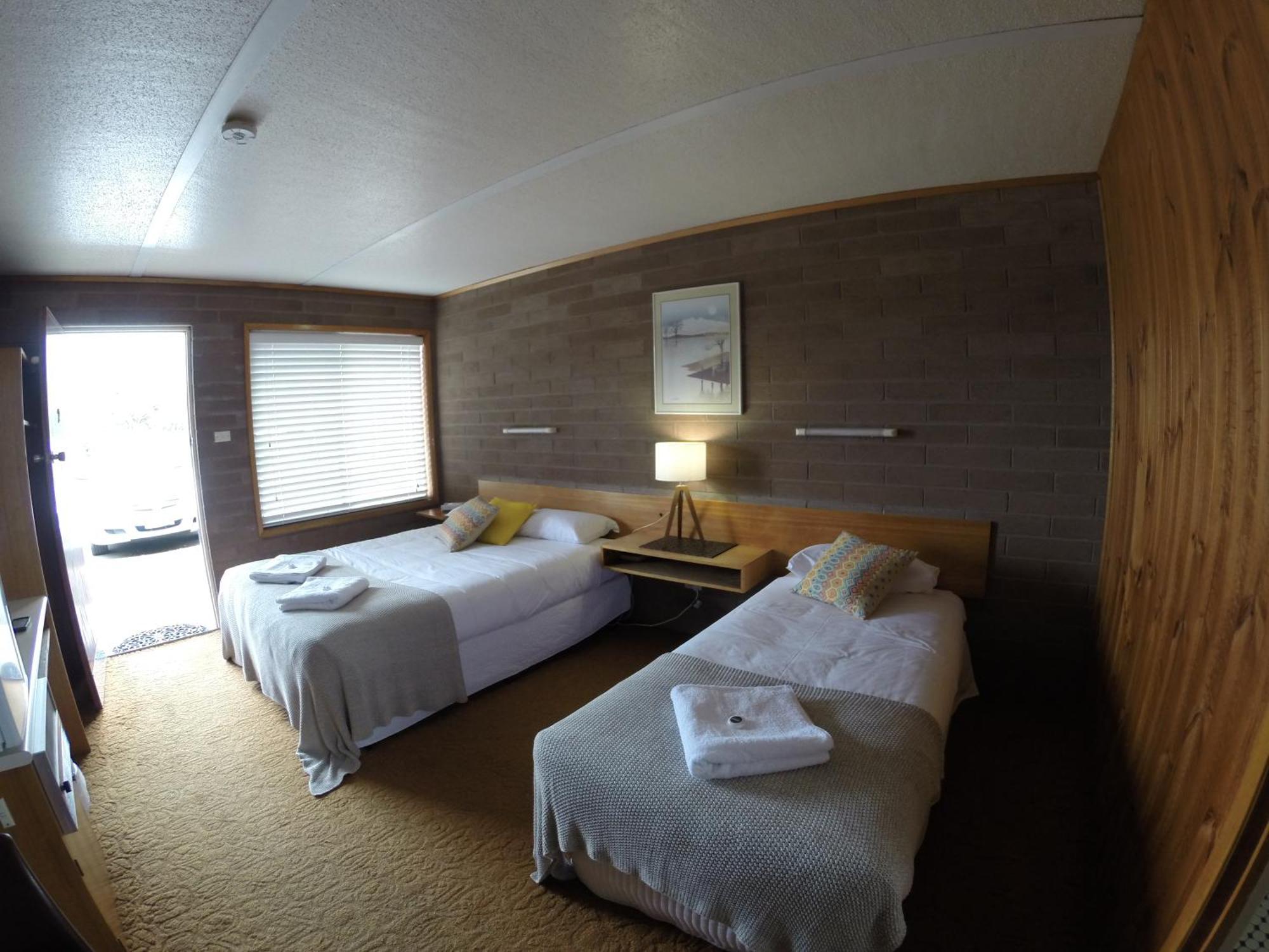Simpson Hotel Motel Dış mekan fotoğraf