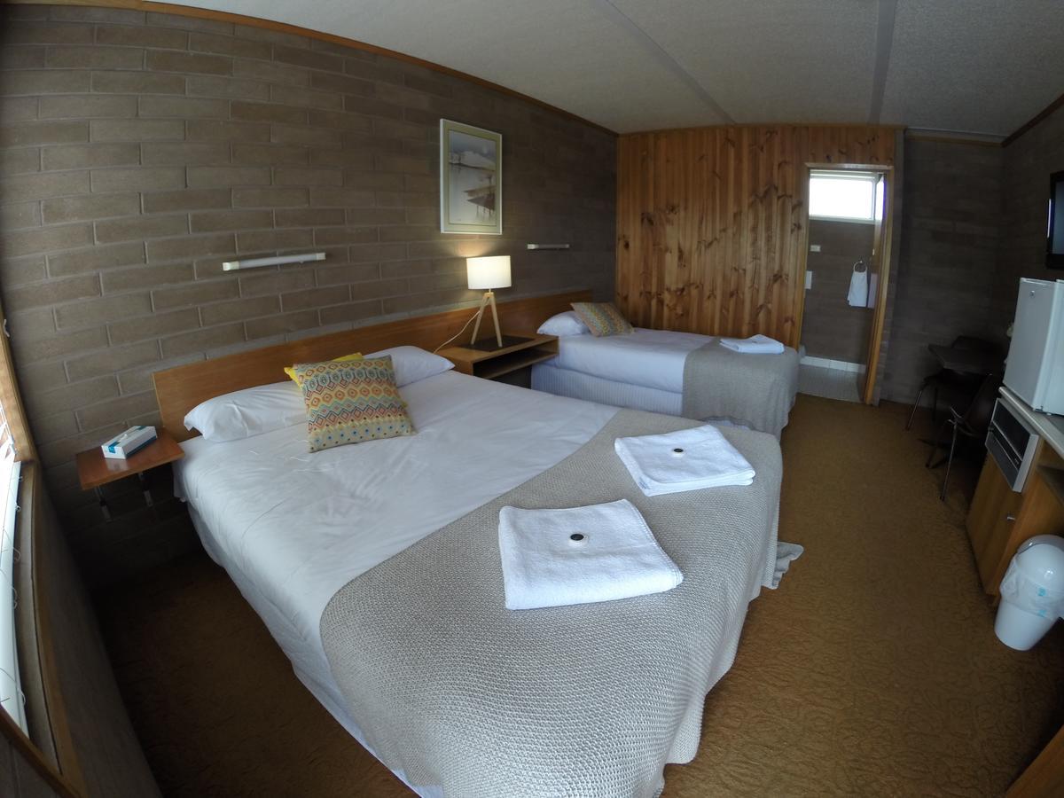 Simpson Hotel Motel Dış mekan fotoğraf